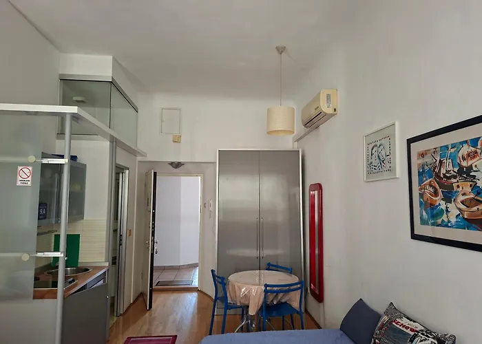 Apartments Lina - Center With Free Parking!