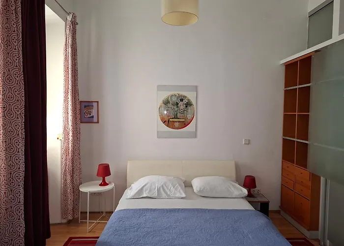 Apartments Lina - Center With Free Parking!