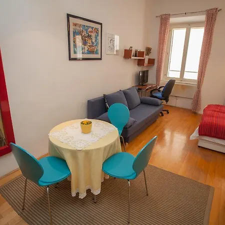 Apartments Lina - Center With Free Parking! Zagreb Room photo